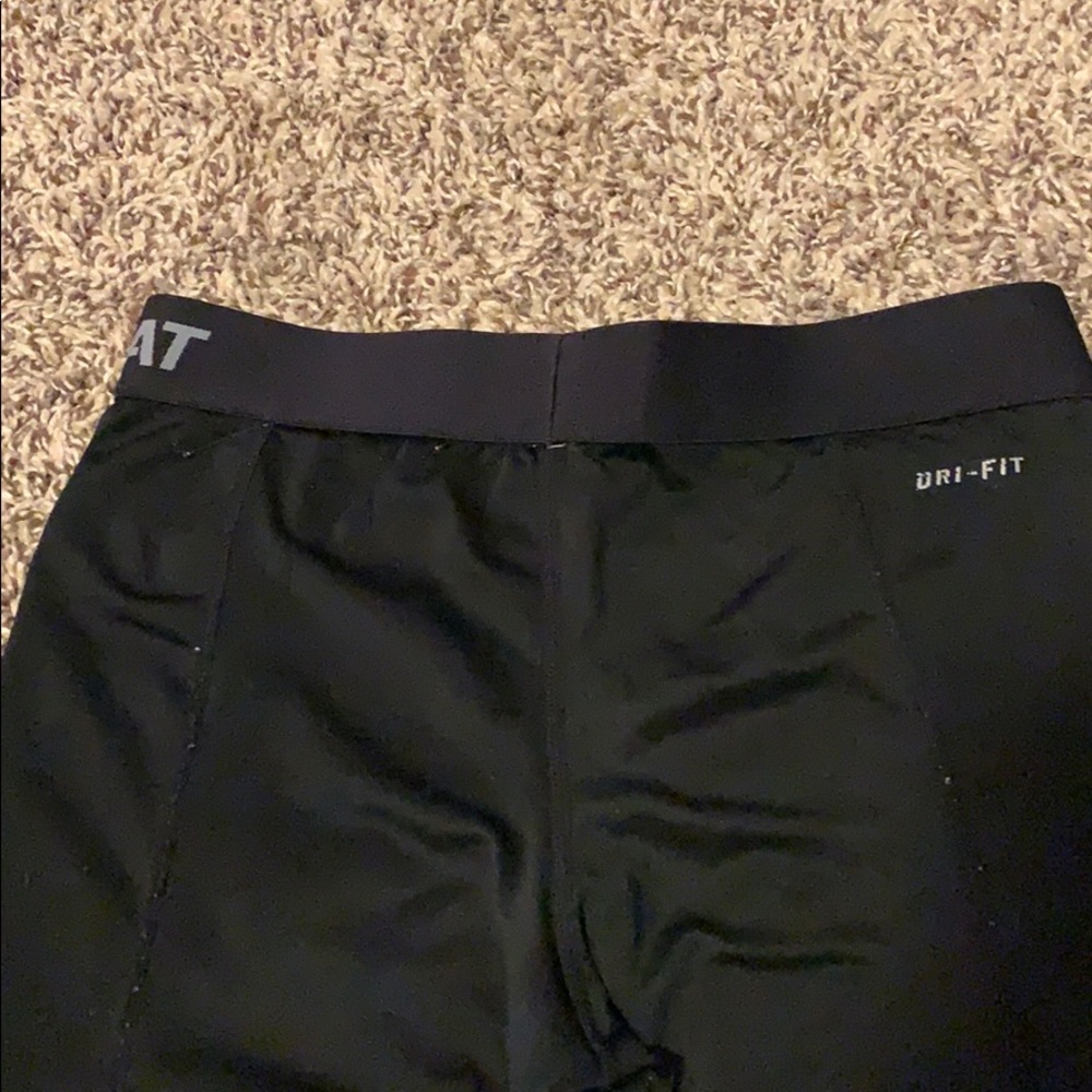 Nike Workout Capris - Picture 3 of 4